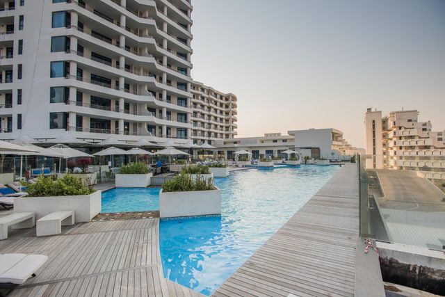 0.5 Bedroom Apartment For Sale in Umhlanga Central