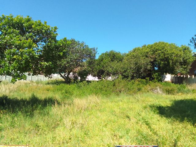651m² Vacant Land For Sale in Fraaiuitsig