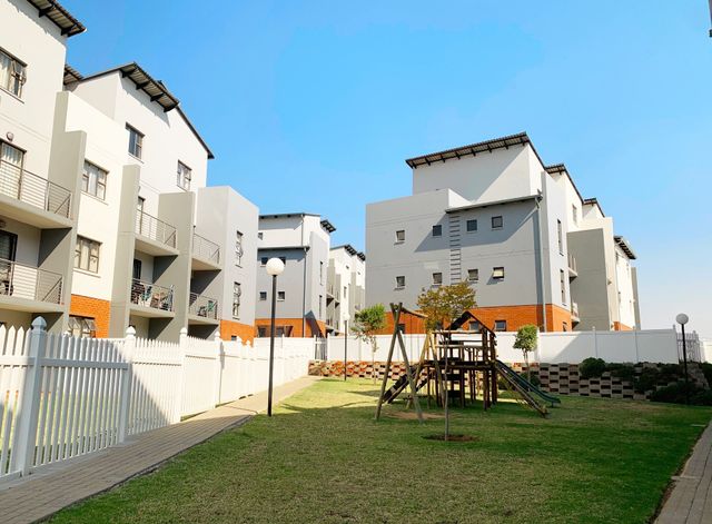 2 Bedroom Apartment For Sale in Barbeque Downs