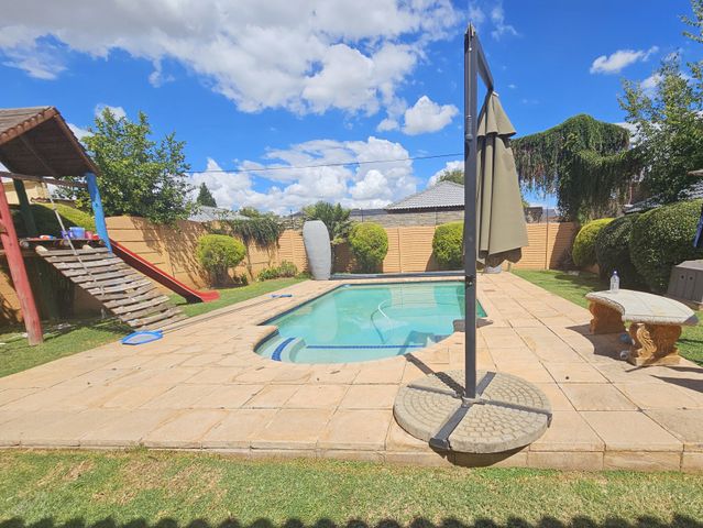 3 Bedroom House For Sale in Baillie Park