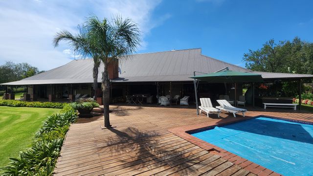 Stunning Vaal River Property above the Barrage