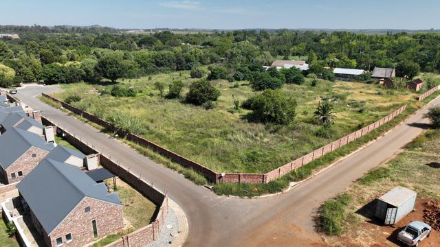 1Ha Vacant Land For Sale in Mooivallei Park