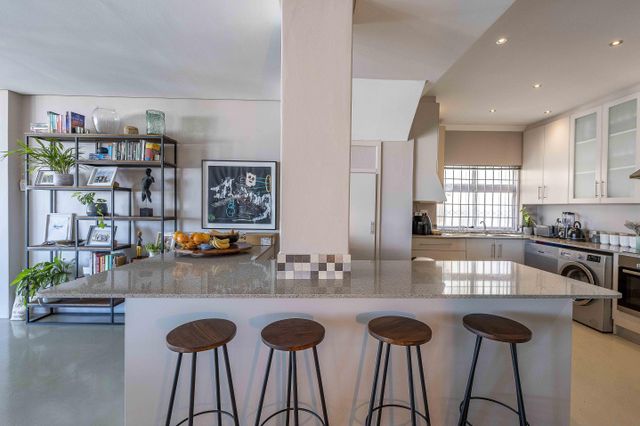 3 Bedroom Apartment For Sale in Bo Kaap