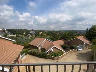 Lovely 3 bedroom townhouse with flatlet
