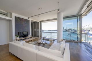 Modern SILO Loft - Dockside V&A Waterfront