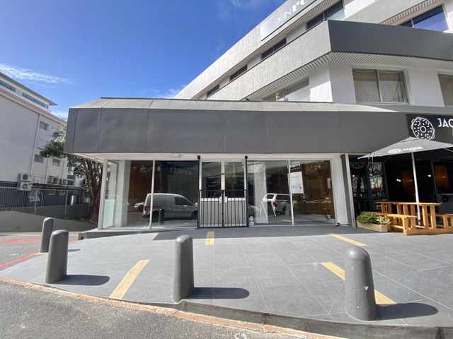 199m² Retail To Let in Claremont