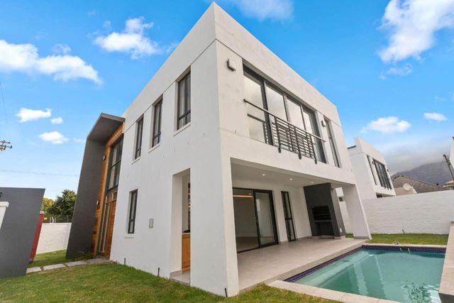 Master-build by the Mabel Group - R6,090,000 plus Vat