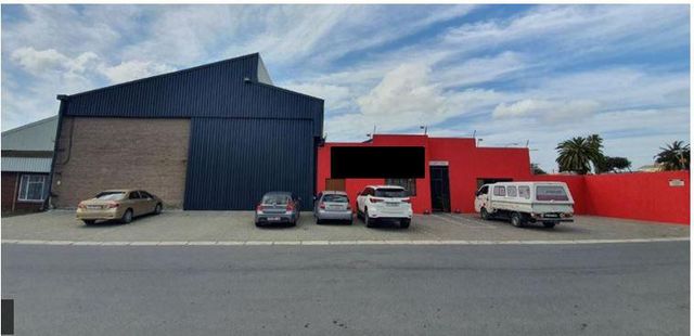 1,617m² Warehouse Rented in Beaconvale