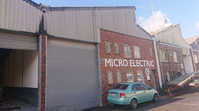 372m² Warehouse Rented in Parow East