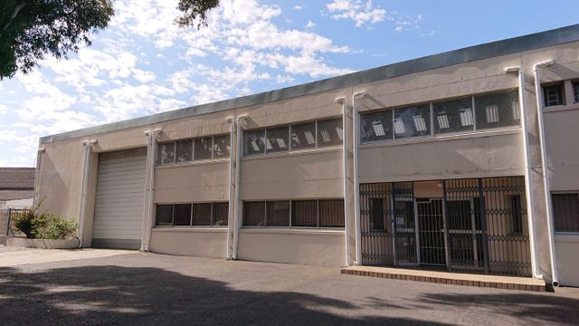 690m² Warehouse Rented in Parow East