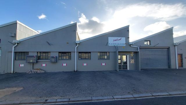 540m² Warehouse To Let in Parow East
