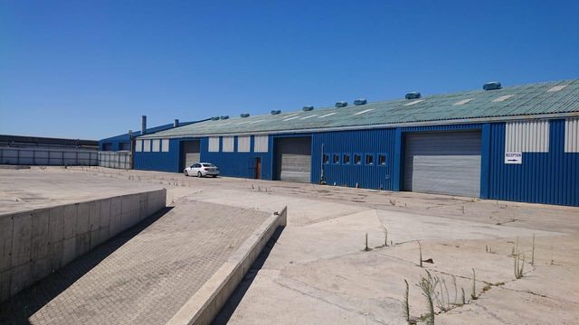 1,350m² Warehouse To Let in Parow Industrial