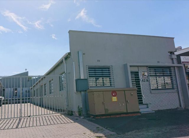 200sqm Warehouse To Let in Parow East