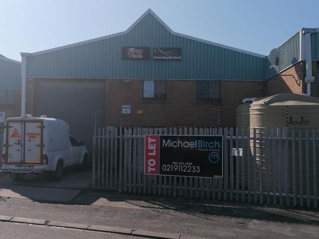 256m² Warehouse To Let in Beaconvale