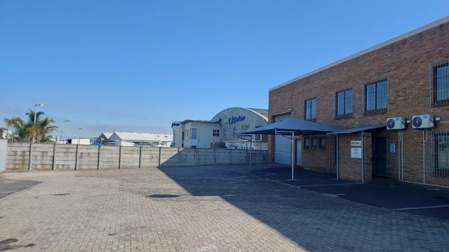 660sqm Warehouse to LET in Parow Industria