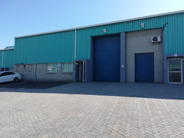 340sqm Warehouse TO LET in Boulevard Park