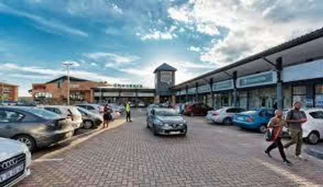 130m² Retail To Let in Sunninghill