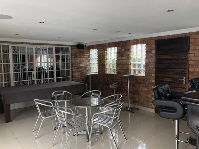 250m² Office To Let in Sunninghill