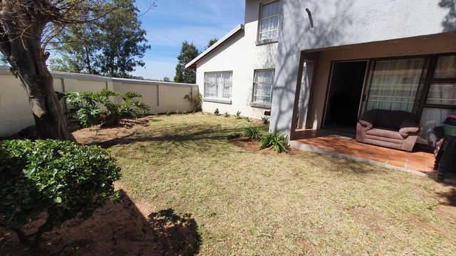 3 Bedroom Apartment For Sale in Buccleuch