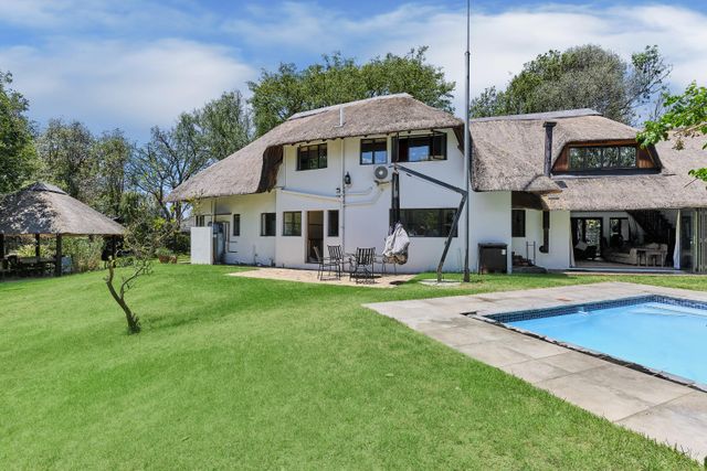 4 Bedroom House For Sale in Sunninghill