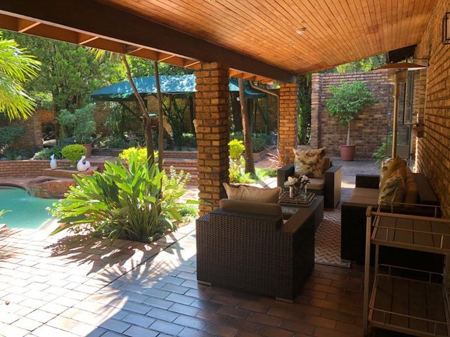4 Bedroom Freehold For Sale in Sunninghill