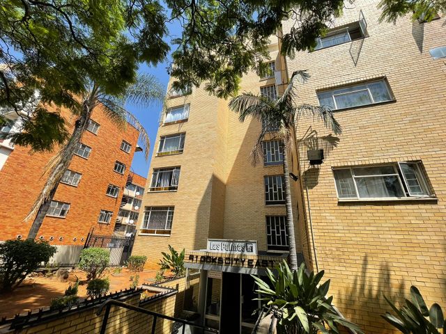 Well Located Apartment  In Sunnyside