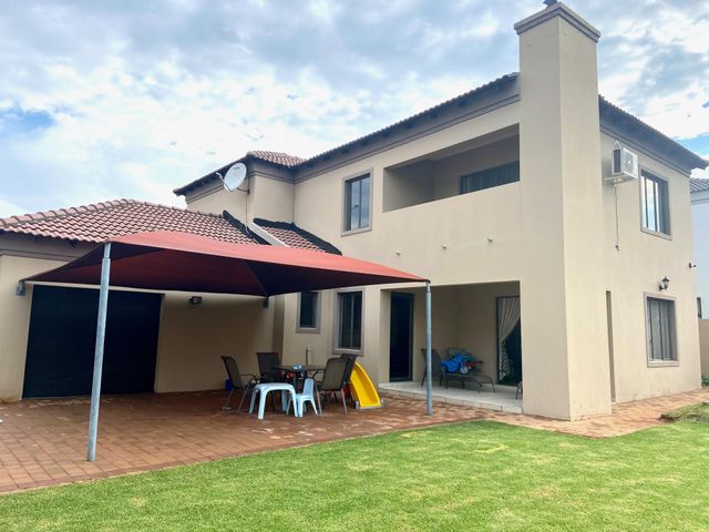 3 Bedroom House For Sale in Summerset