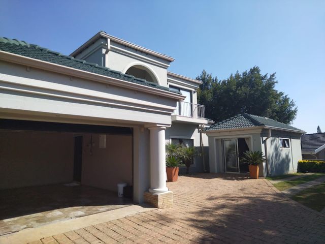 7 Bedroom Guest House For Sale in Isandovale