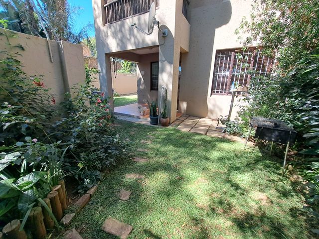 1 Bedroom Apartment For Sale in Sunninghill