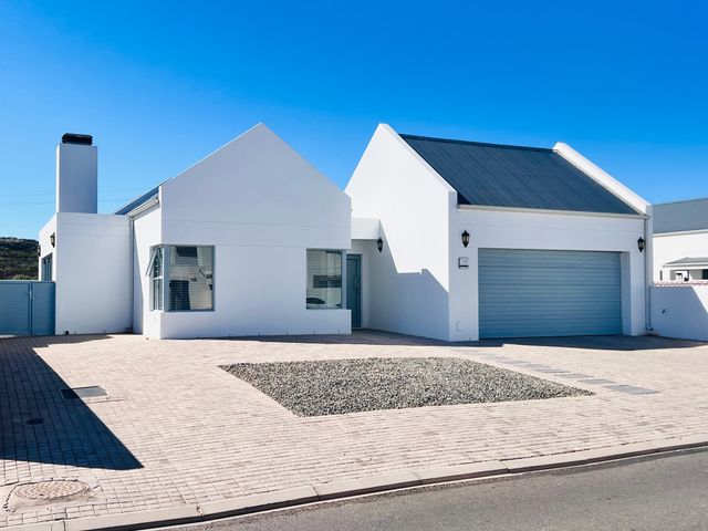 Move in Ready Well Designed Family Home in Blue Lagoon Estate