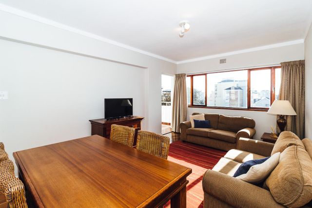 1 Bedroom Apartment For Sale in Sea Point
