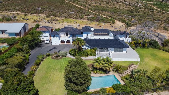 A Slice of Perfection with Ocean, Vineyard and Mountain views