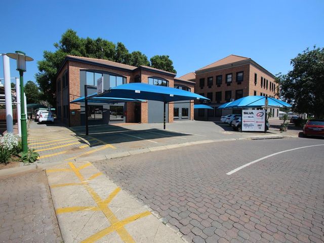 600m² Office For Sale in Bedfordview