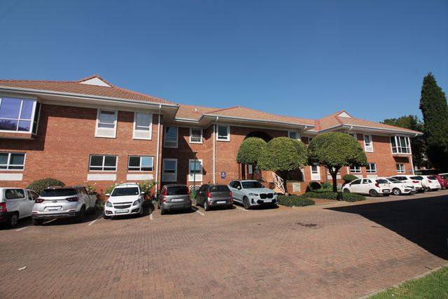 370m² Office To Let in Bedfordview