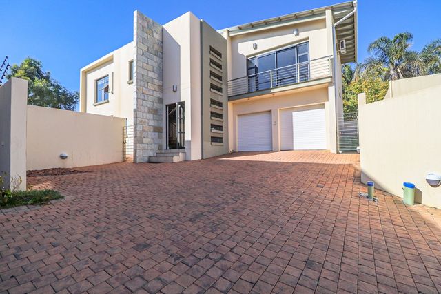 MODERN CLUSTER IN SOUGHT AFTER COMPLEX IN BEDFORDVIEW