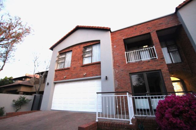 4 Bedroom House To Let in Greenstone Hill