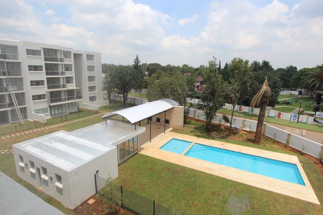 THREE BEDROOM APARTMENT FOR SALE IN BEDFORDVIEW