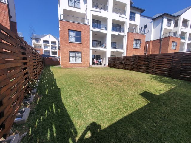 3 Bedroom Apartment For Sale in Greenstone Crest