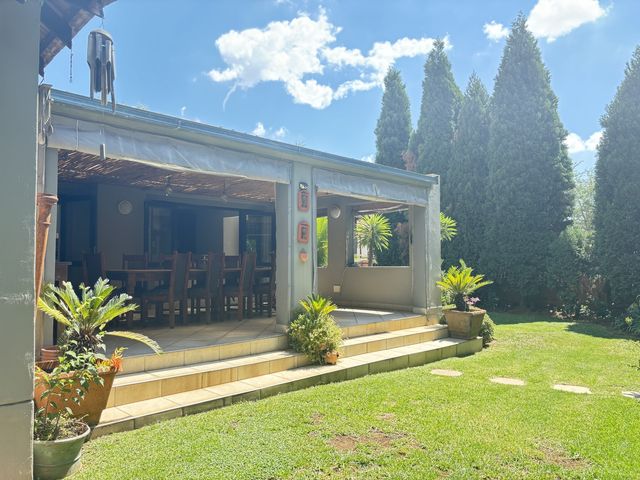 3 Bedroom House To Let in Greenstone Hill
