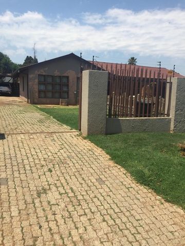 Two Bedroom House with 3 One Bedroom Cottages For Sale Klopperpark