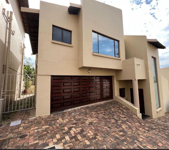 SPACIOUS TWO BEDROOM CLUSTER HOME IN SECURE COMPLEX FOR SALE!