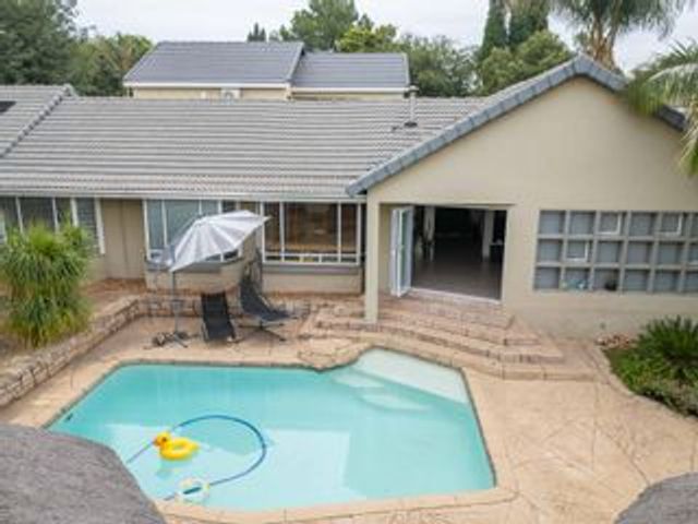 3 Bedroom House For Sale in Isandovale