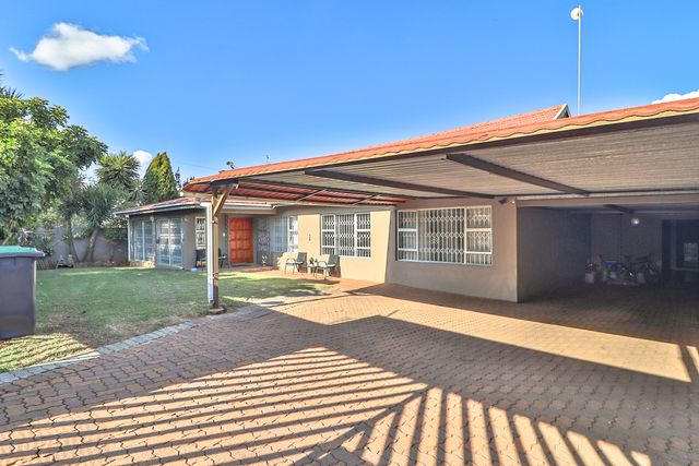 3 Bedroom House For Sale in Dawnview