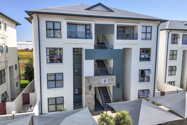 2 Bedroom Apartment For Sale in Modderfontein