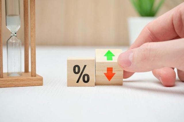 To Fix or Not to Fix Your Interest Rate?