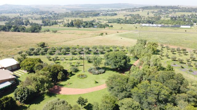 134HA FARM FOR SALE WITH GREAT DEVELOPMENT OPPORTUNITIES NEAR DRUMBLADE
