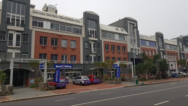Wonderful 229m² Office [TO LET] at Sovereign Quays in Green Point, Cape Town