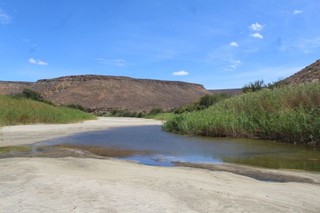 CALVINIA:  Unique setting in the Karoo adjacent to river