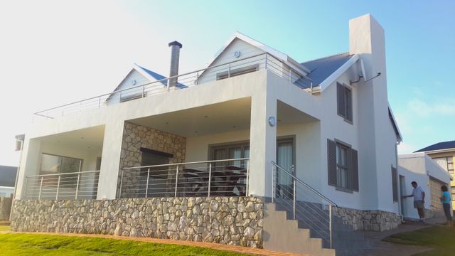 5 Bedroom Self-Catering House in Jongensfontein