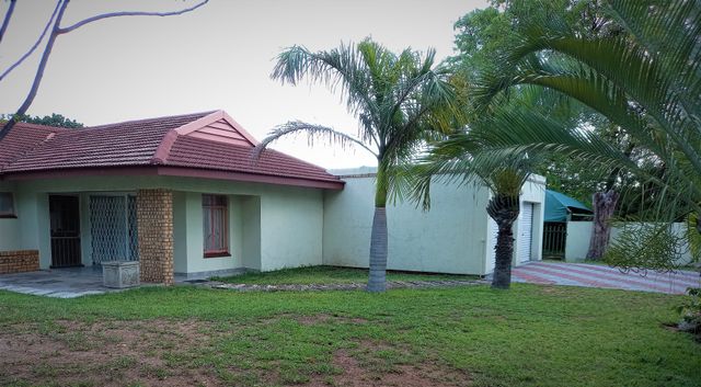 4 Bedroom House For Sale in Phalaborwa